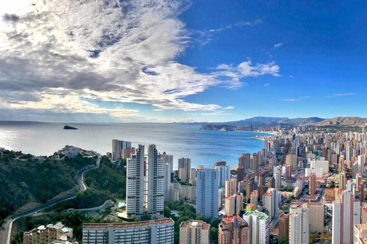 High Rise Apartment On The 39Th Floor With Private Terrace And Sea Views Benidorm Luaran gambar