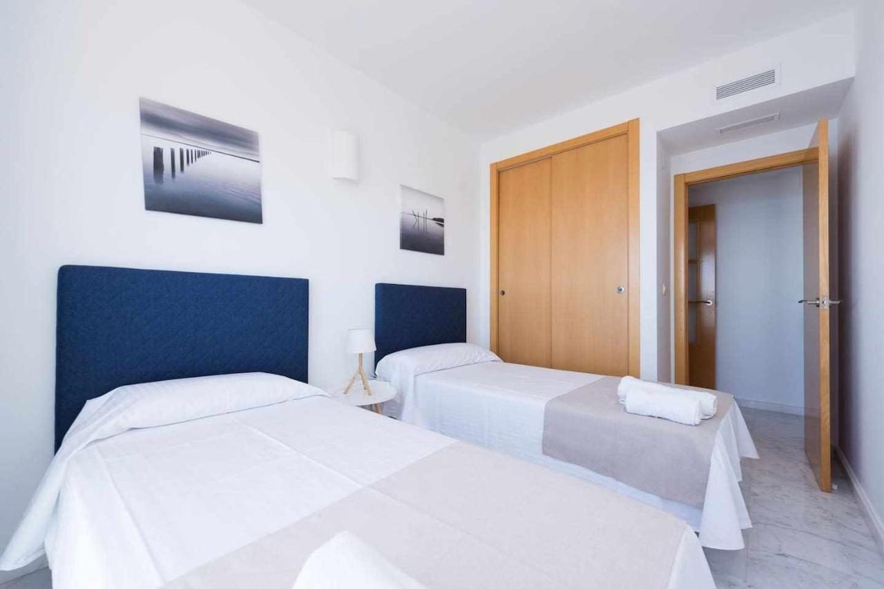 High Rise Apartment On The 39Th Floor With Private Terrace And Sea Views Benidorm Luaran gambar